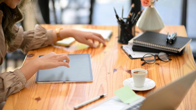 Kontakt — formularz i dane kontaktowe